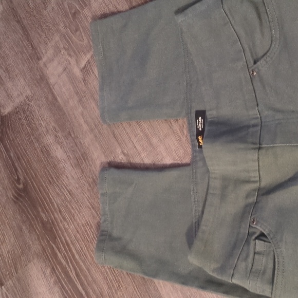 Lee jeans, Women's sz 9, olive green, EUC. 2 for $30 - Picture 3 of 6